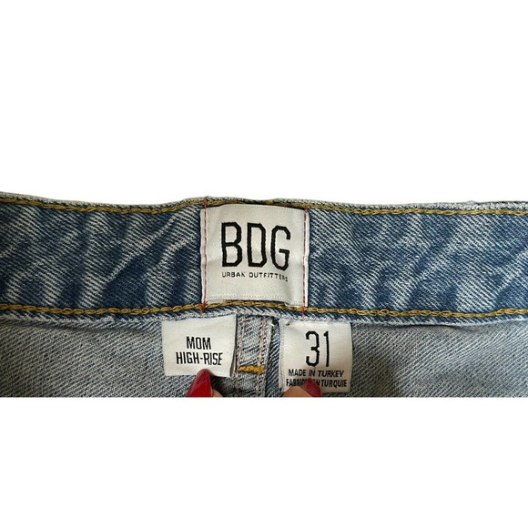 Womens Urban Outfitters BDG High Rise Distressed Mom Jeans Size 31 #URB1232 - Picture 3 of 4